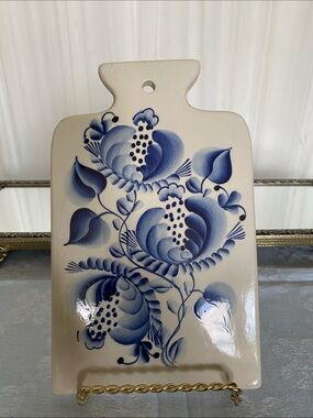 Vintage Gzhel Russian Hand-Painted Blue Floral Porcelain Cheese-Cutting Board